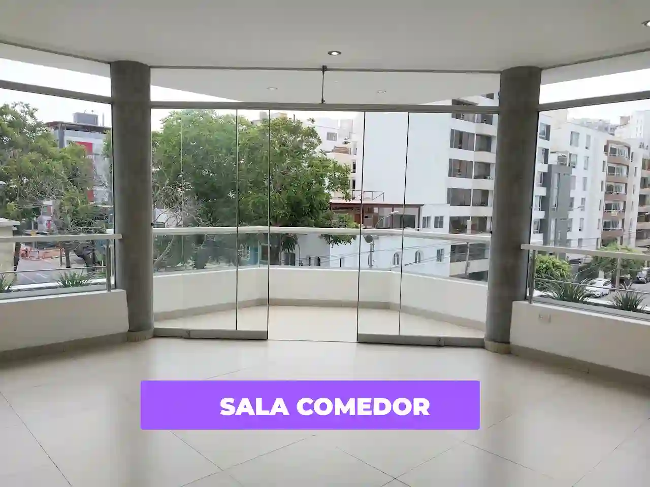 venta de departamentos en miraflores baratos con sala comedor grande