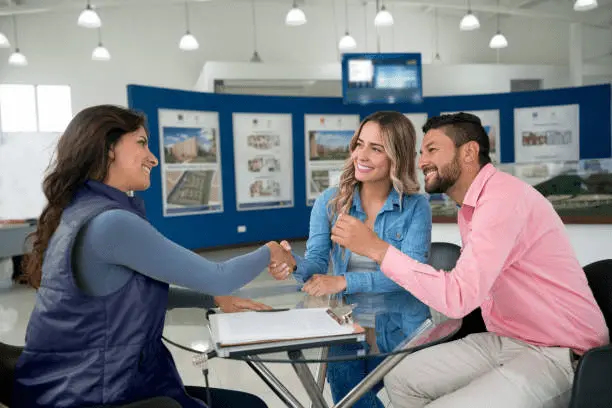Qué aspectos debes evaluar antes de asistir a una feria inmobiliaria en Perú